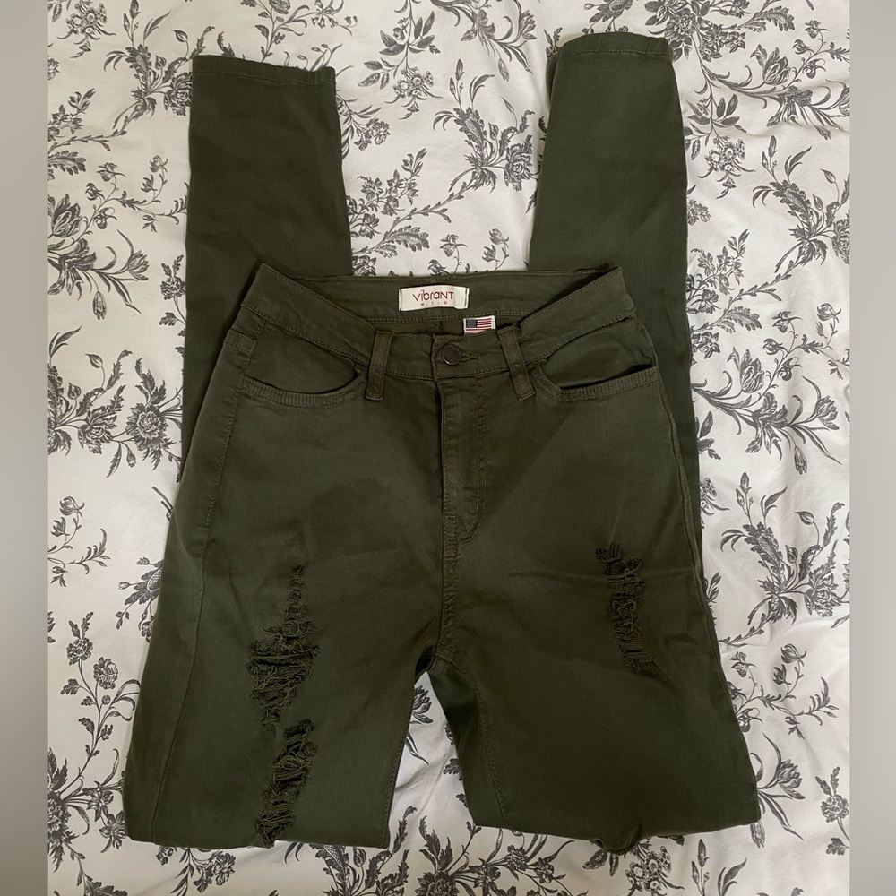 Laura’s boutique Samantha jeans (olive green) - size 7/W27